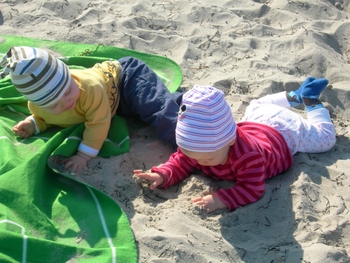 Lars und Sophie am Strand