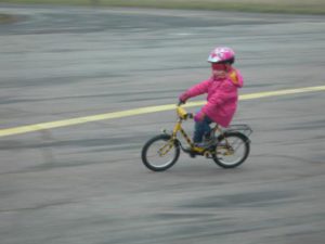 Sophie auf dem Fahrrad